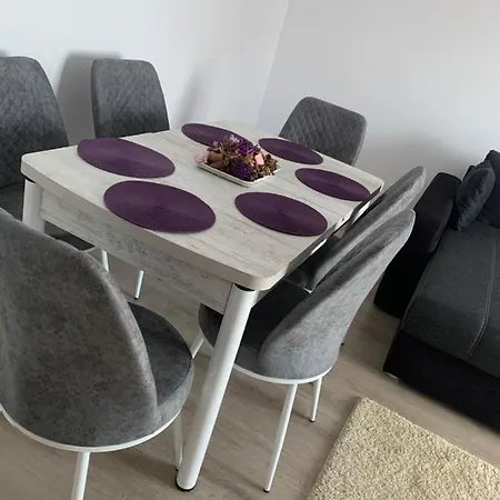 Apartament Apartament Deiu Holiday *